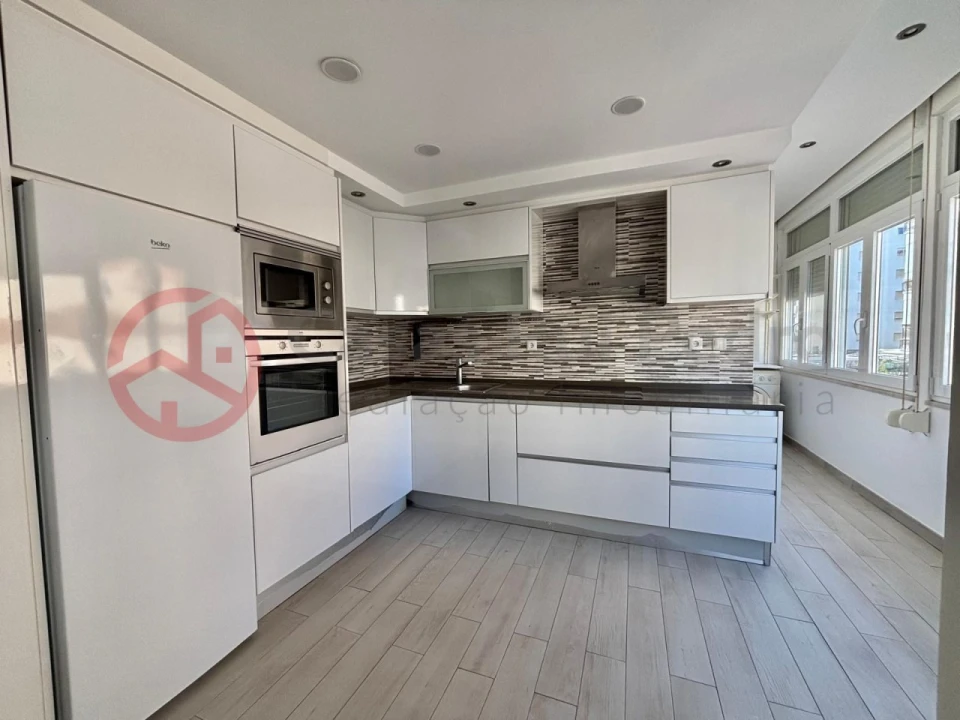 Apartamento T3 para Venda em Almada, Cova da Piedade, Pragal e Cacilhas Foto 5