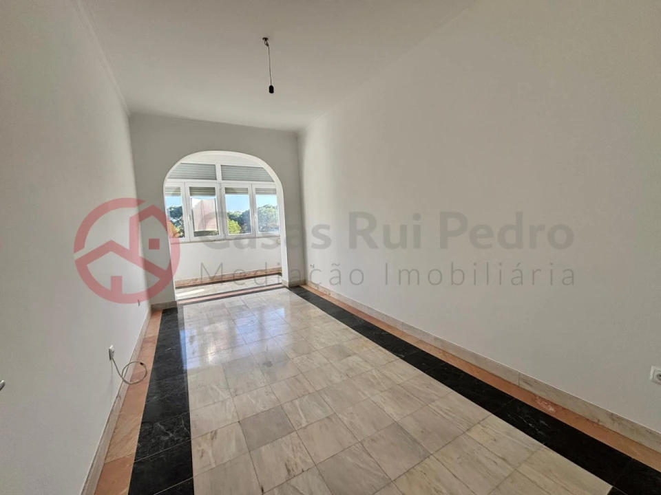 Apartamento T3 para Venda em Almada, Cova da Piedade, Pragal e Cacilhas Foto 9