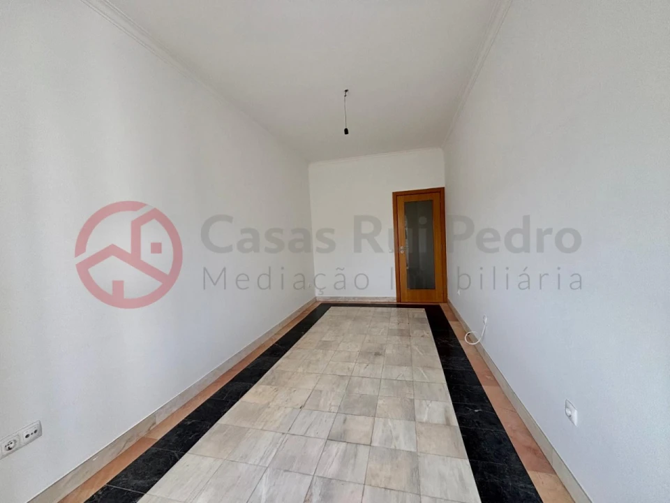 Apartamento T3 para Venda em Almada, Cova da Piedade, Pragal e Cacilhas Foto 10