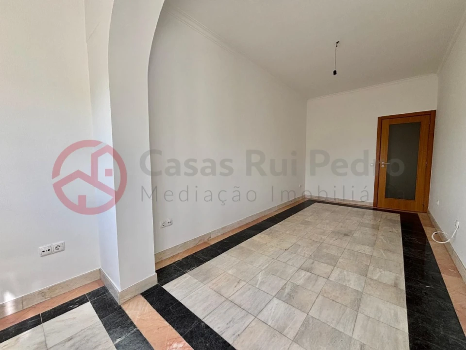 Apartamento T3 para Venda em Almada, Cova da Piedade, Pragal e Cacilhas Foto 11