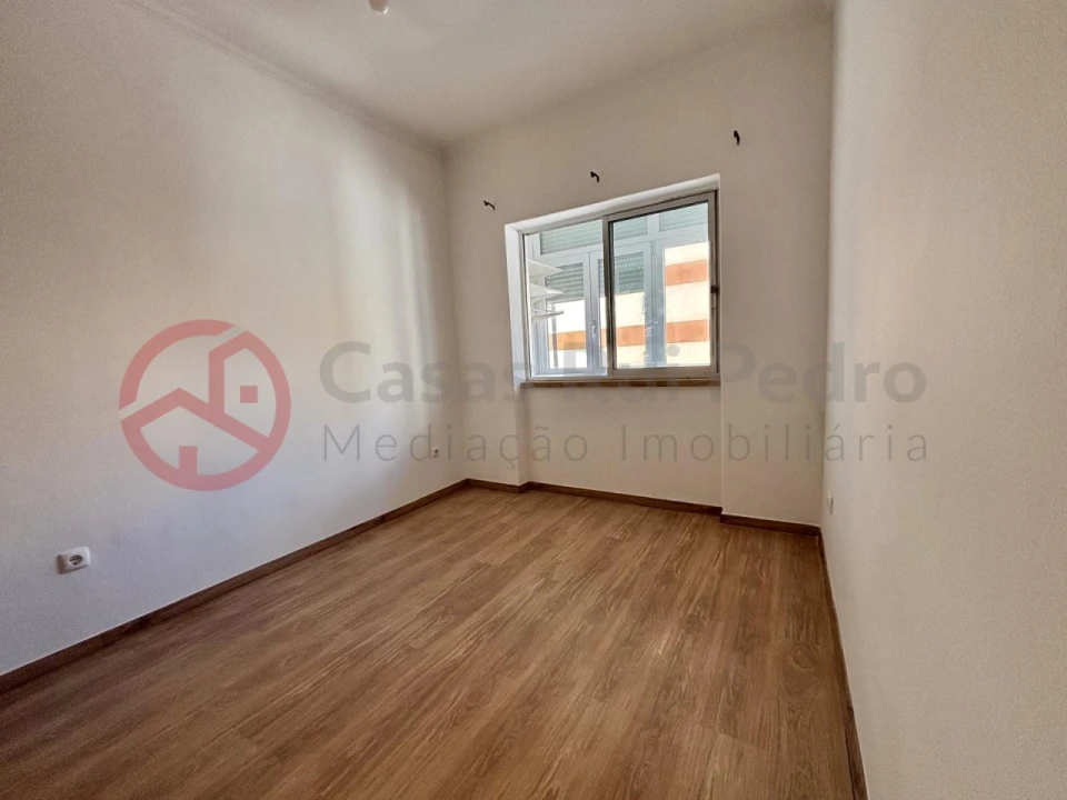 Apartamento T3 para Venda em Almada, Cova da Piedade, Pragal e Cacilhas Foto 18