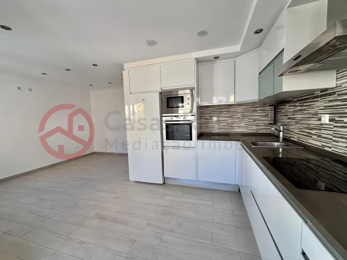 Apartamento T3 para Venda em Almada, Cova da Piedade, Pragal e Cacilhas Foto 2