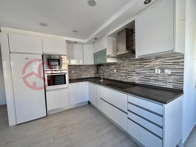 Apartamento T3 para Venda em Almada, Cova da Piedade, Pragal e Cacilhas Foto 3