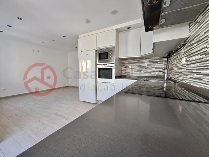 Apartamento T3 para Venda em Almada, Cova da Piedade, Pragal e Cacilhas Foto 4