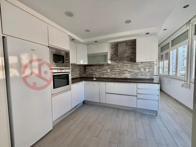 Apartamento T3 para Venda em Almada, Cova da Piedade, Pragal e Cacilhas Foto 5