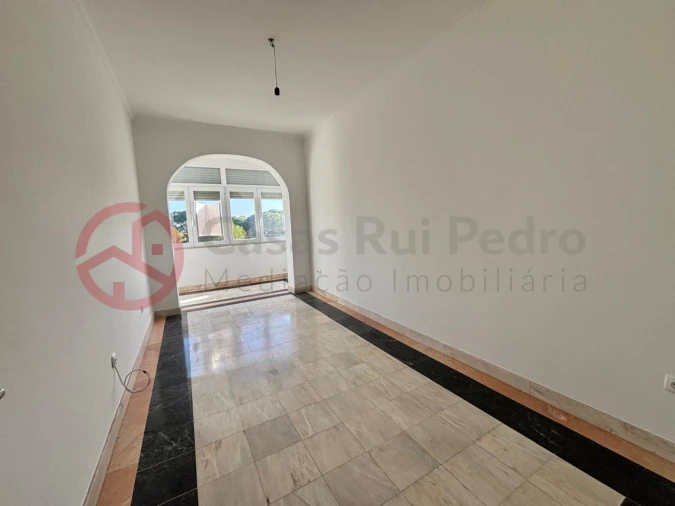 Apartamento T3 para Venda em Almada, Cova da Piedade, Pragal e Cacilhas Foto 9