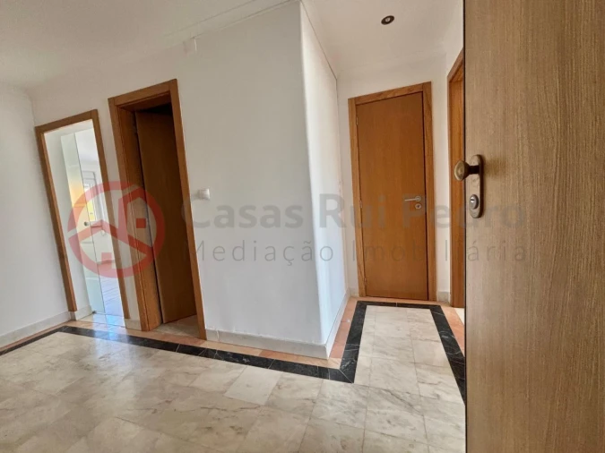 Apartamento T3 para Venda em Almada, Cova da Piedade, Pragal e Cacilhas Foto 12