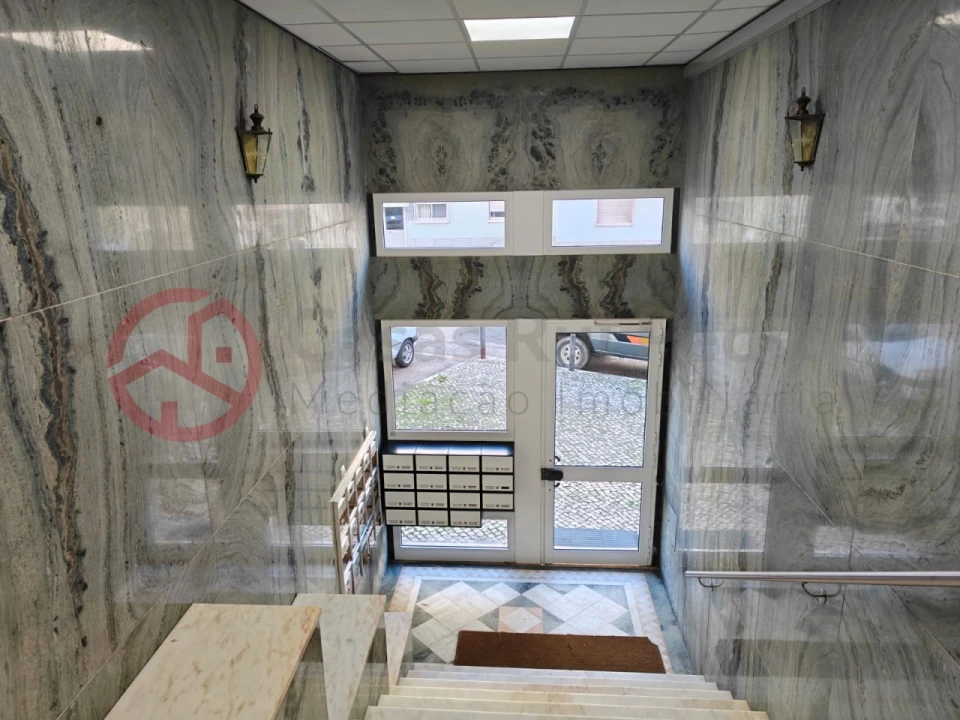 Apartamento T2 para Venda em Odivelas Foto 18