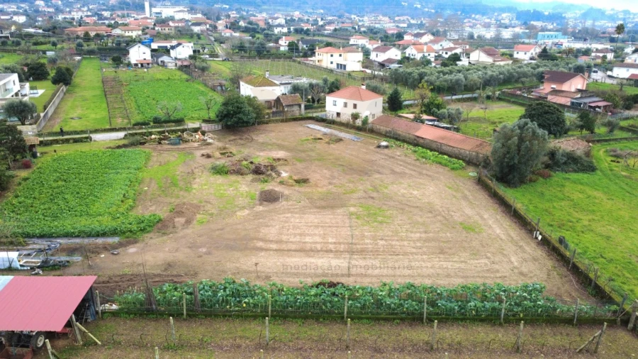 Terreno para Venda em Correlhã Foto 4