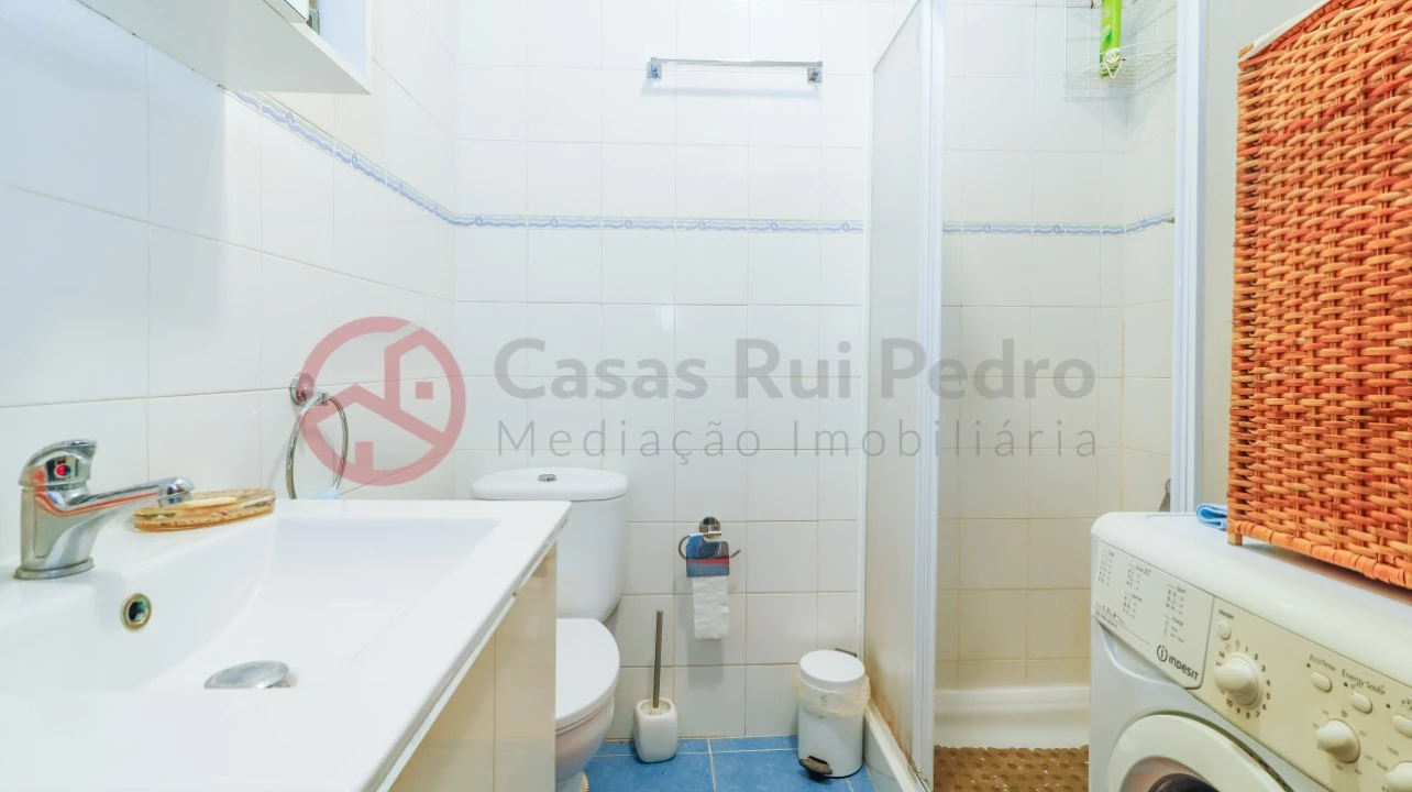 Apartamento T1 para Venda em Laranjeiro e Feijó Foto 12