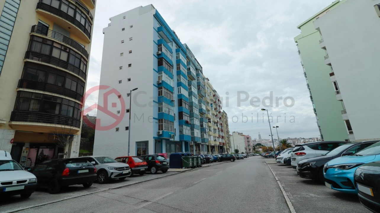 Apartamento T1 para Venda em Laranjeiro e Feijó Foto 16