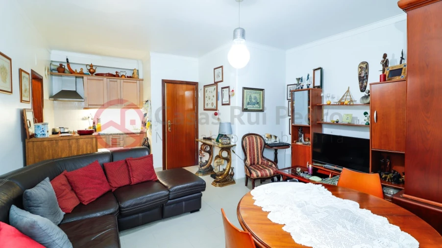 Apartamento T1 para Venda em Laranjeiro e Feijó