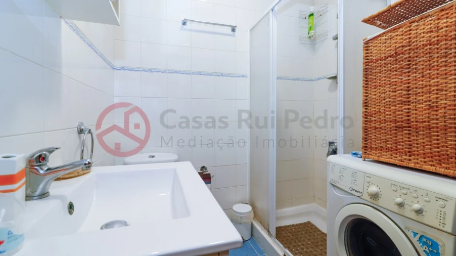 Apartamento T1 para Venda em Laranjeiro e Feijó Foto 11