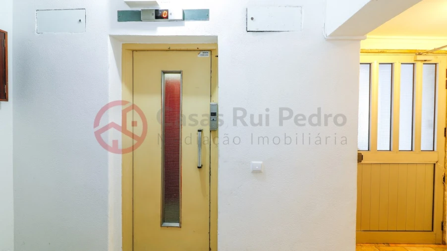 Apartamento T1 para Venda em Laranjeiro e Feijó Foto 13