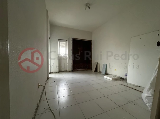 Apartamento T1 para Venda em Costa da Caparica Foto 4