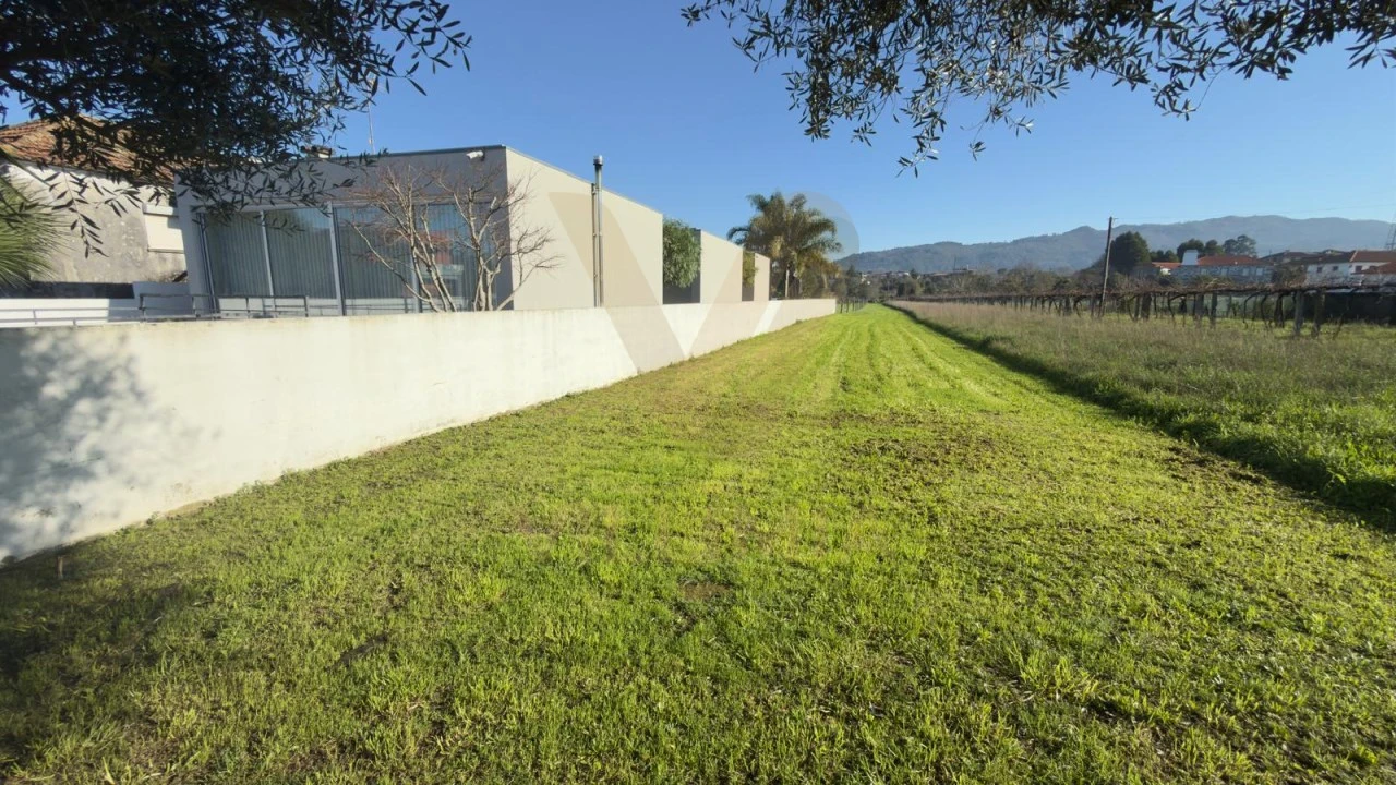Terreno para Venda em Geraz do Lima (Santa Maria, Santa Leocádia, Moreira), Deão Foto 2