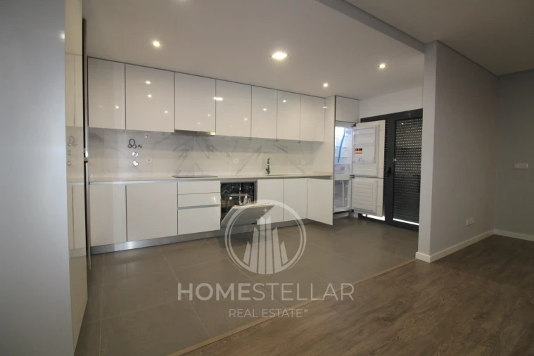 Apartamento T2 para Venda em Corroios Foto 2