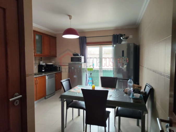 Apartamento T2 para Venda em Peniche Foto 4