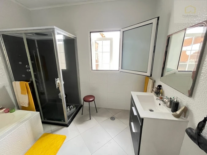 Moradia T3 para Venda em Ponta Delgada (São José) Foto 19