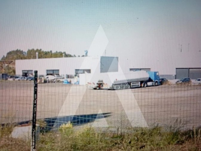 Armazém para Arrendamento em Requeixo, Nossa Senhora de Fátima e Nariz Foto 1