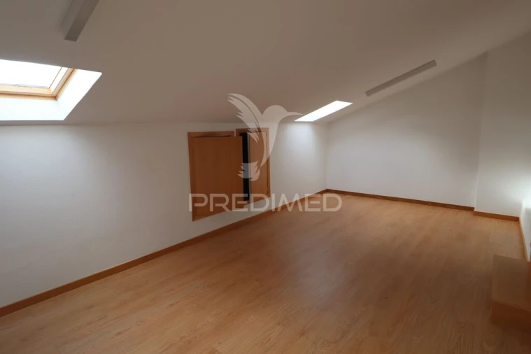 Escritório para Arrendamento em Braga (São José de São Lázaro e São João do Souto) Foto 8