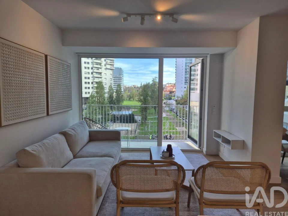 Apartamento T2 para Arrendamento em Campolide Foto 3