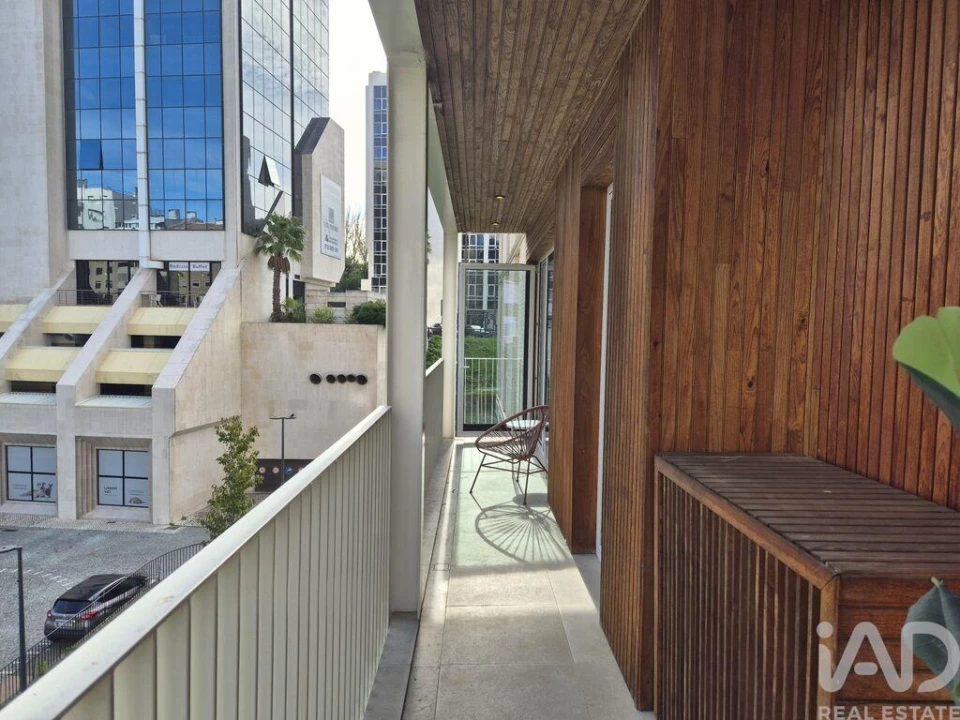 Apartamento T2 para Arrendamento em Campolide Foto 6