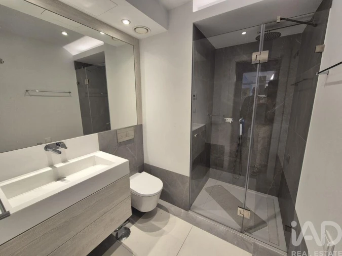 Apartamento T2 para Arrendamento em Campolide Foto 21