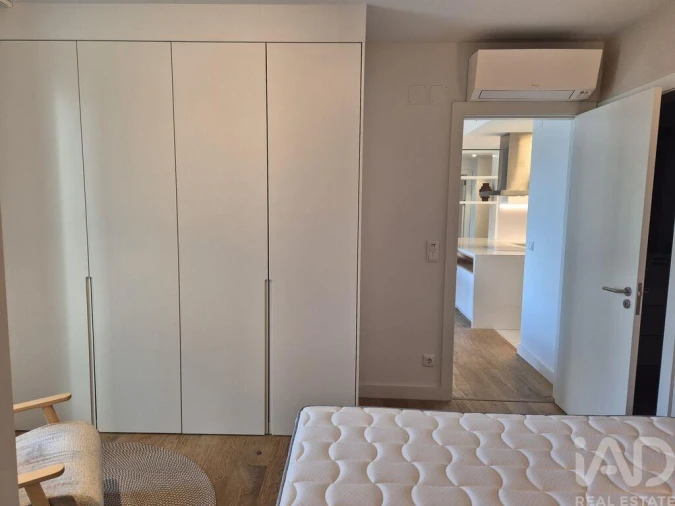 Apartamento T2 para Arrendamento em Campolide Foto 16