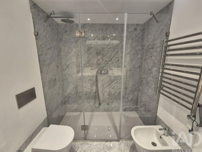 Apartamento T2 para Arrendamento em Campolide Foto 18