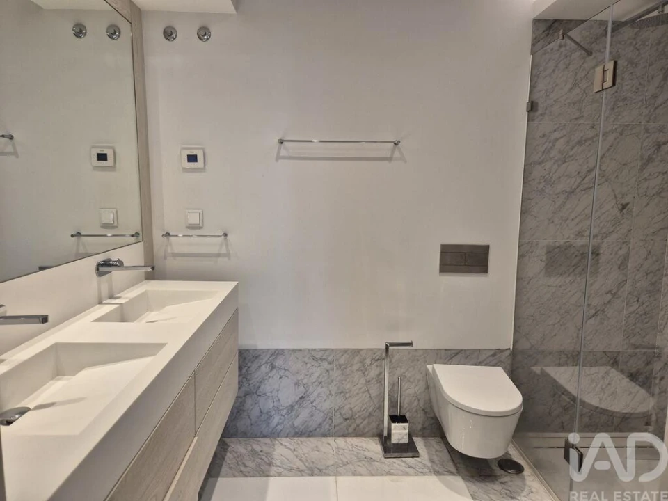 Apartamento T2 para Arrendamento em Campolide Foto 17