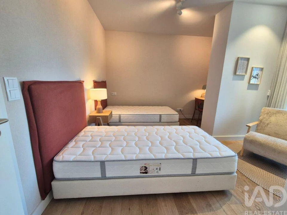 Apartamento T2 para Arrendamento em Campolide Foto 13