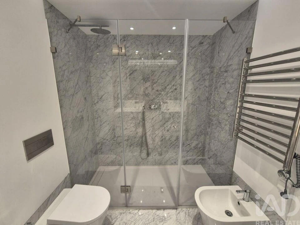 Apartamento T2 para Arrendamento em Campolide Foto 18