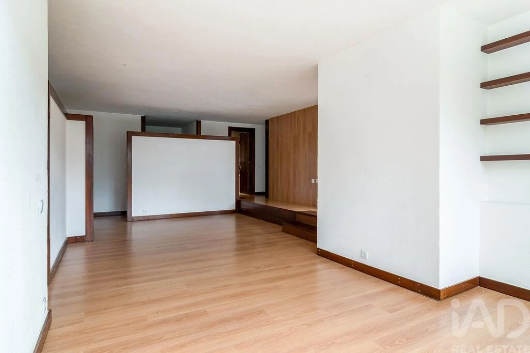 Apartamento T4 para Arrendamento em Águas Livres Foto 5