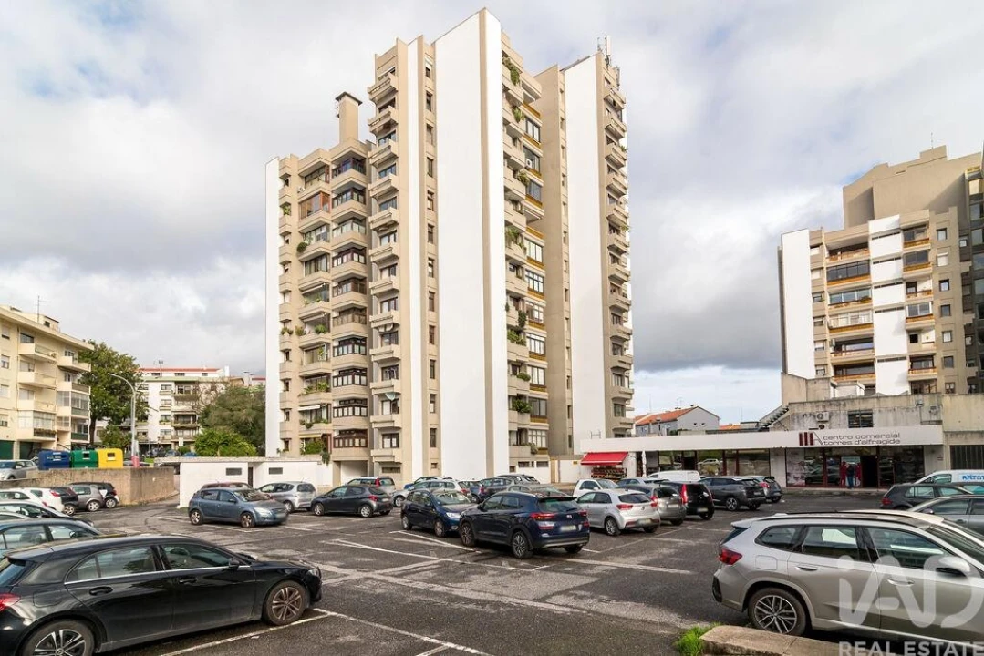 Apartamento T4 para Arrendamento em Águas Livres Foto 15