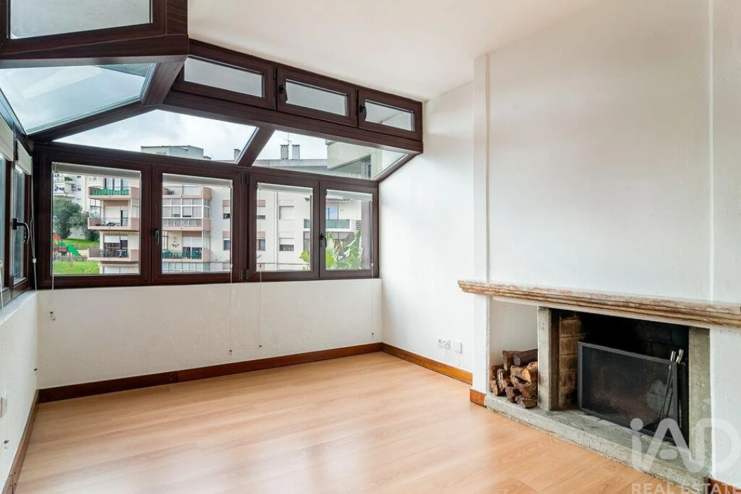 Apartamento T4 para Arrendamento em Águas Livres Foto 2