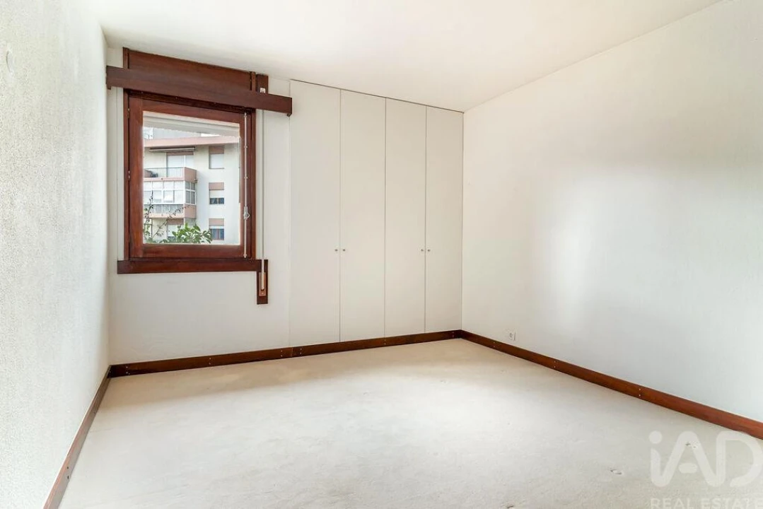 Apartamento T4 para Arrendamento em Águas Livres Foto 7