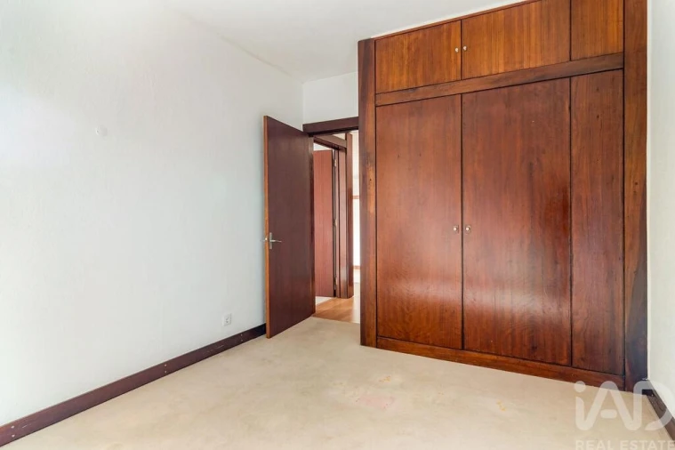 Apartamento T4 para Arrendamento em Águas Livres Foto 14