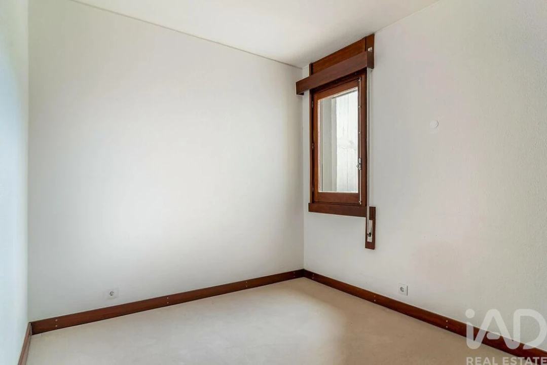 Apartamento T4 para Arrendamento em Águas Livres Foto 10