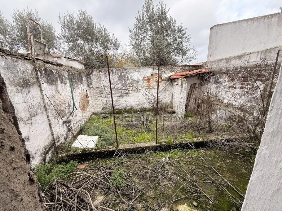 Moradia T1 para Venda em Cuba Foto 13