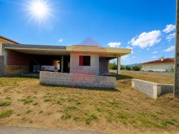 Moradia T3 para Venda em Gandra
