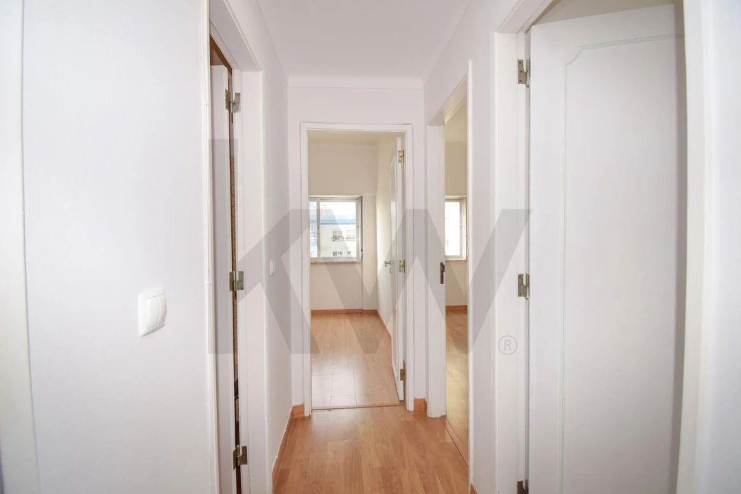 Apartamento T3 para Arrendamento em Carnaxide e Queijas Foto 9