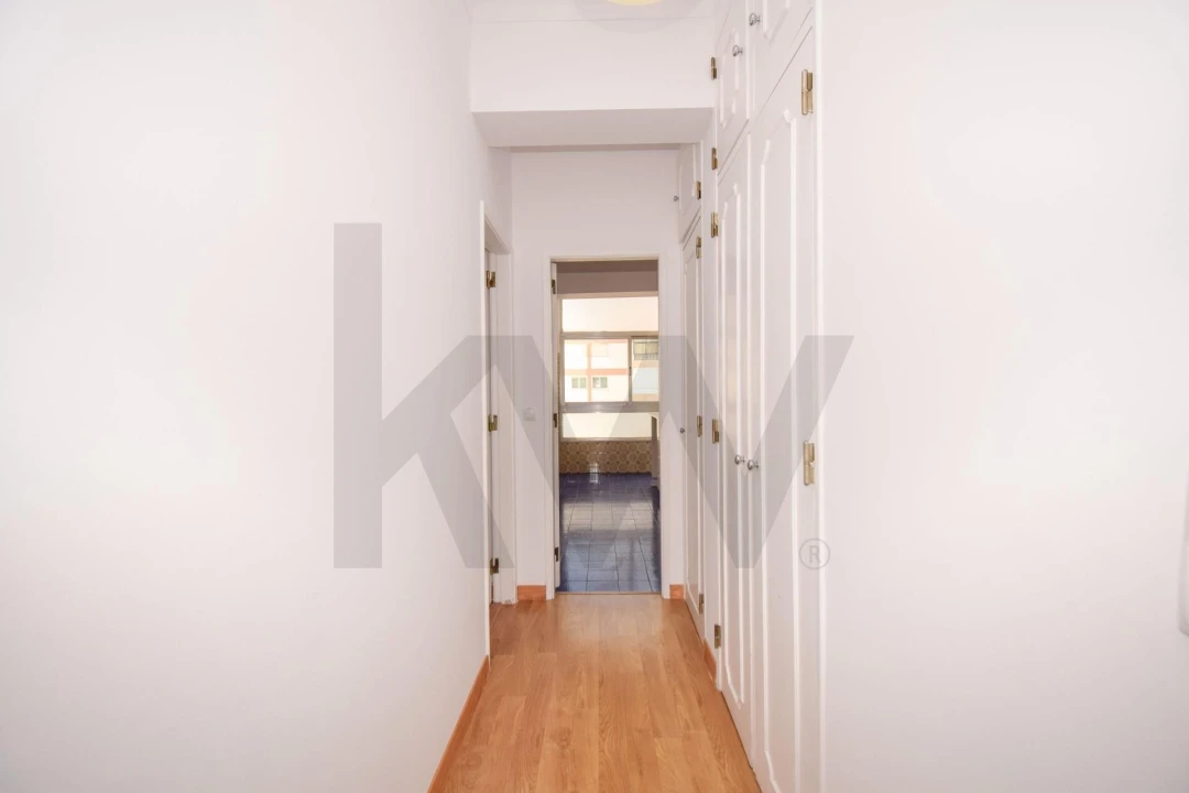 Apartamento T3 para Arrendamento em Carnaxide e Queijas Foto 6