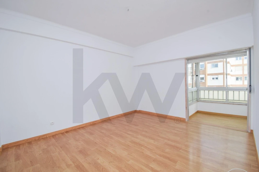 Apartamento T3 para Arrendamento em Carnaxide e Queijas Foto 17