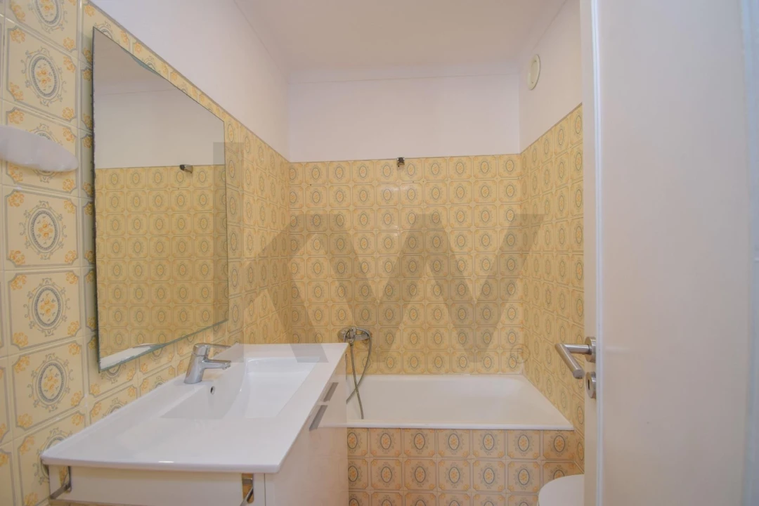 Apartamento T3 para Arrendamento em Carnaxide e Queijas Foto 16