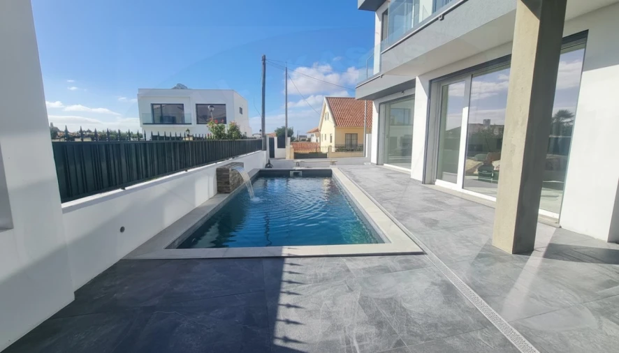 Moradia T3 para Venda em São Domingos de Rana Foto 2