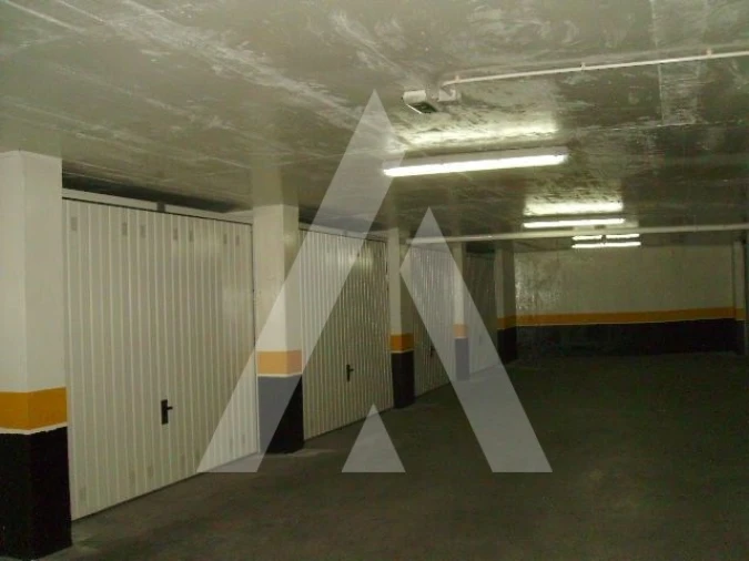 Garagem para Venda em Glória e Vera Cruz Foto 1