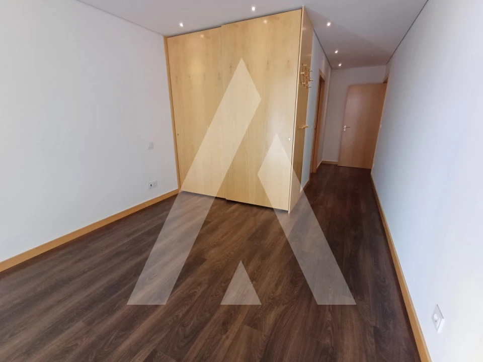 Apartamento T2 para Arrendamento em Aradas Foto 10