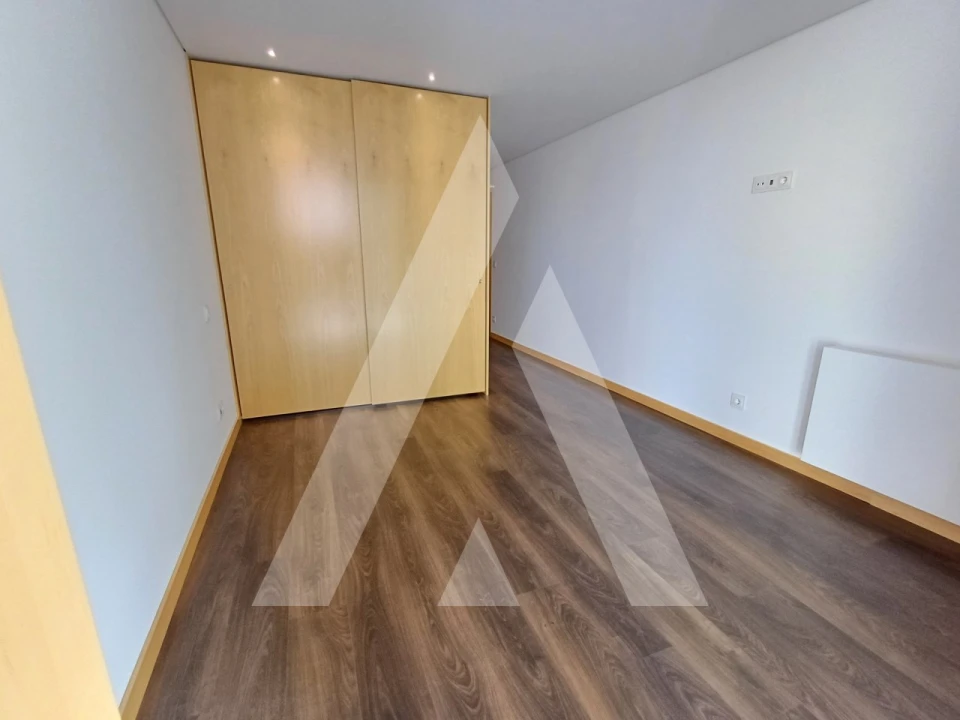 Apartamento T2 para Arrendamento em Aradas Foto 13
