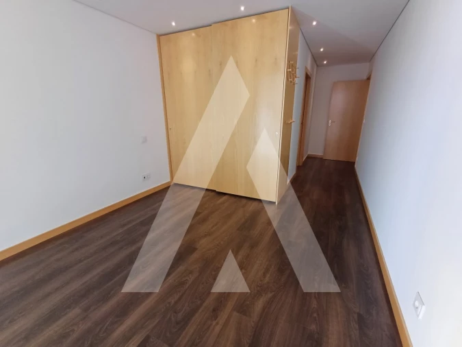 Apartamento T2 para Arrendamento em Aradas Foto 10